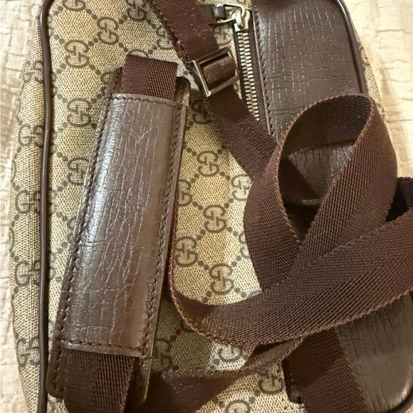 Gucci GG Supreme Brown and Tan Crossbody Bag - Picture 3 of 10